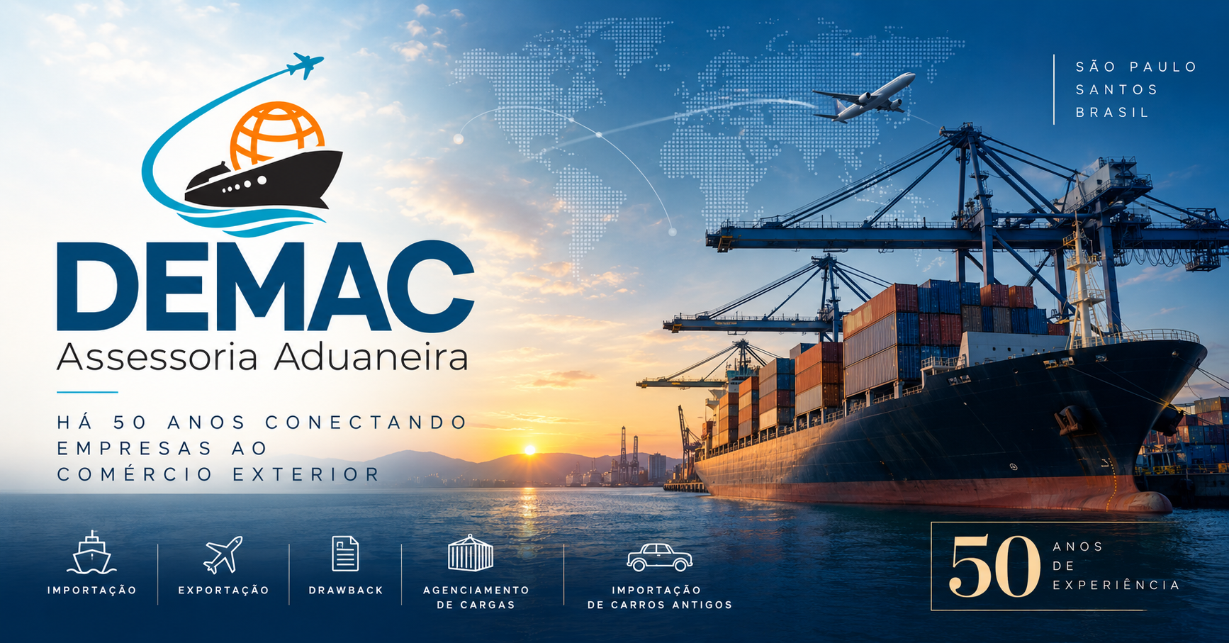 Navio porta-contêineres em terminal portuário ao entardecer